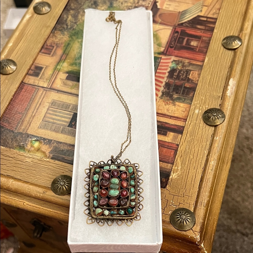 Vintage-Inspired Multicolor Pendant Necklace